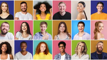 Collage de personnes multiethniques souriantes et heureuses sur différents fonds, panorama